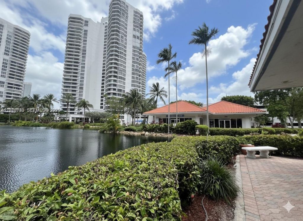 3600 Mystic Pointe Dr, Unit 604, Aventura, FL 33180 Photo