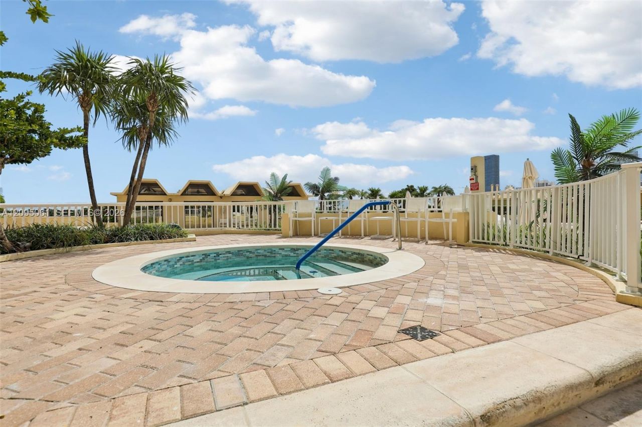 20191 E Country Club Dr, Unit 1102, Aventura, FL 33180 Photo