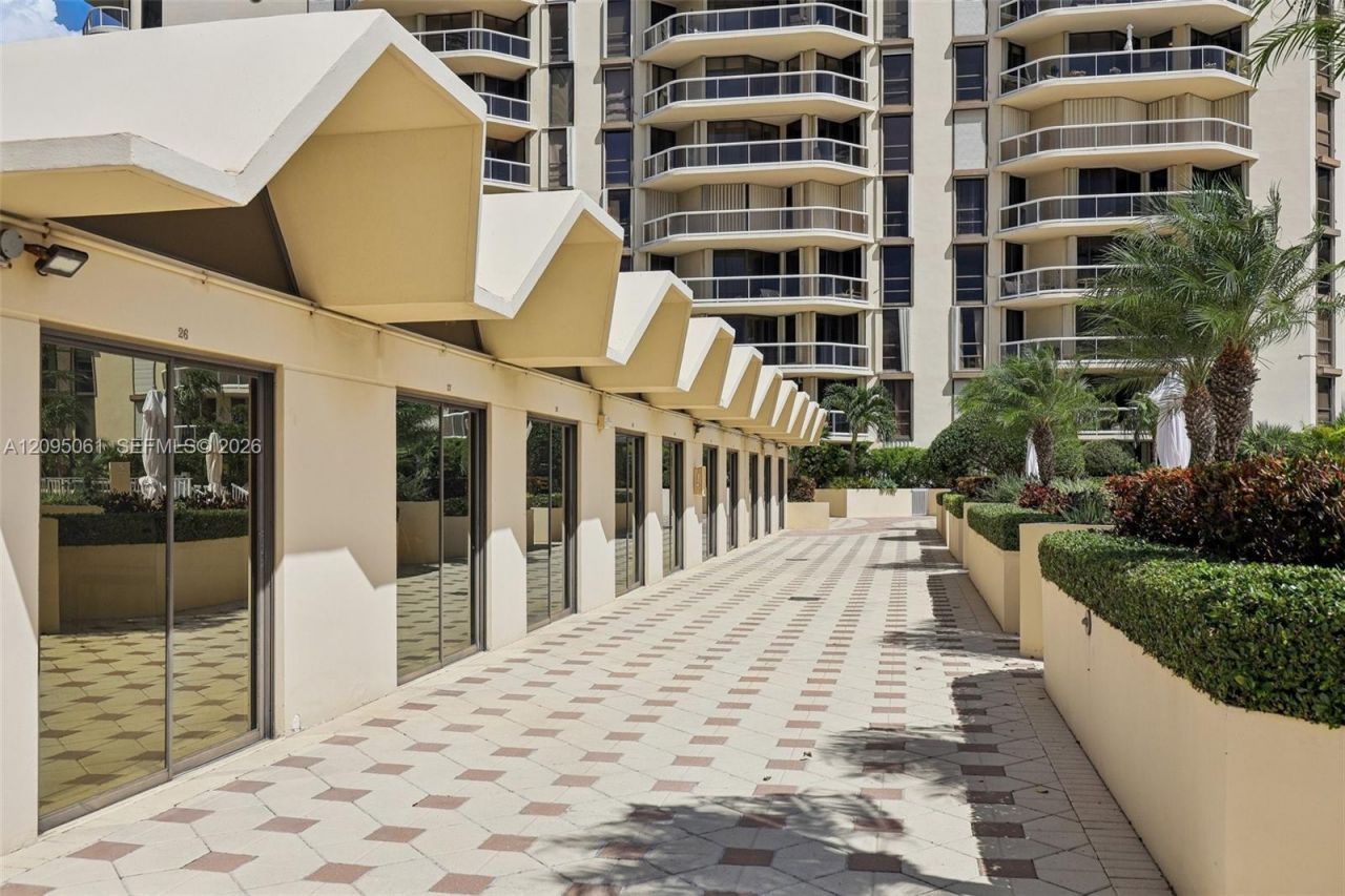 20191 E Country Club Dr, Unit 1102, Aventura, FL 33180 Photo