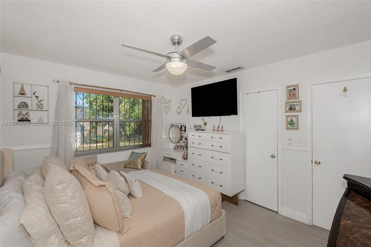 7171 Sheridan St , Hollywood, FL 33024 Photo