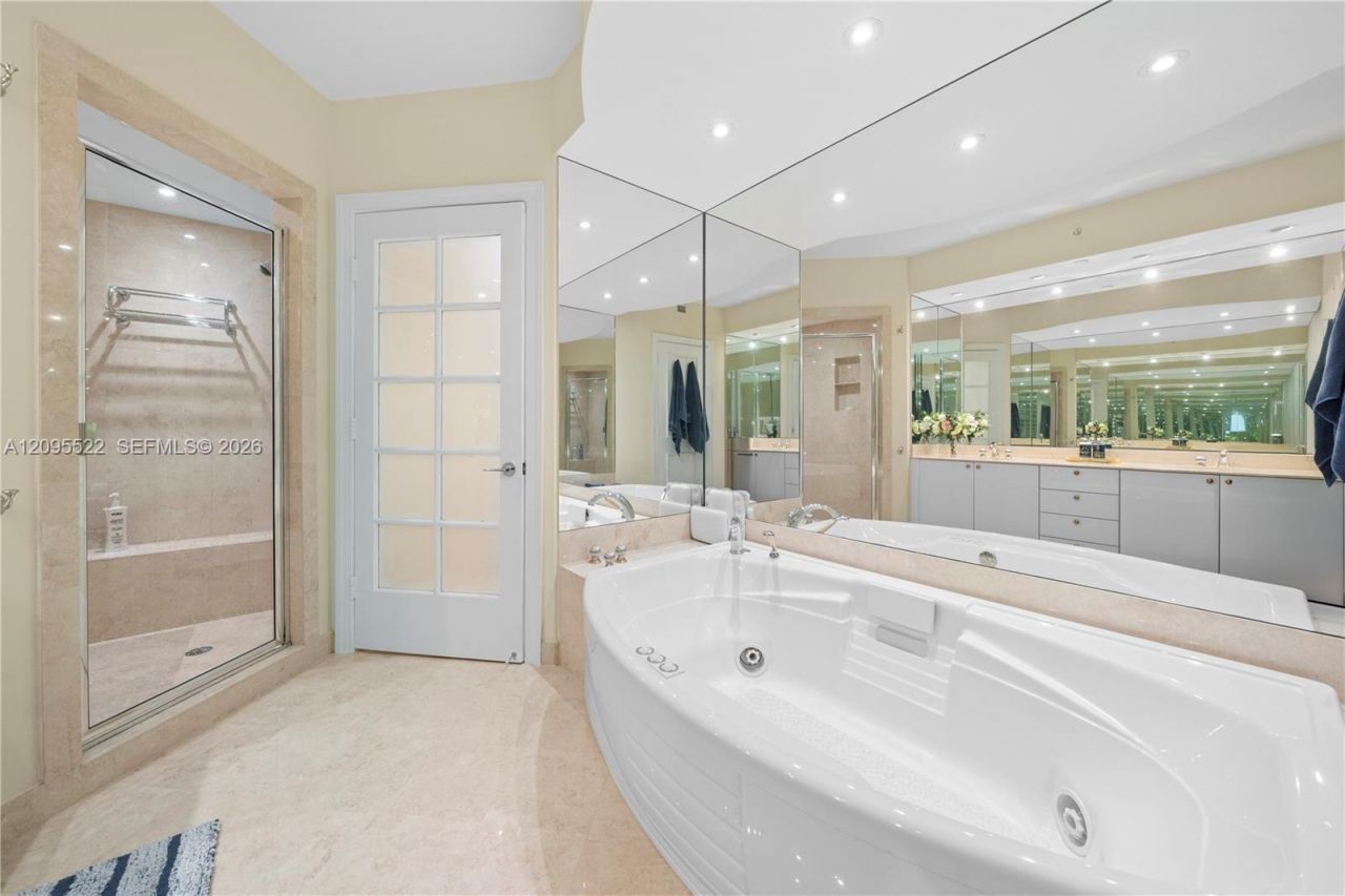 781 Crandon Blvd , Unit 1802, Key Biscayne, FL 33149 Photo