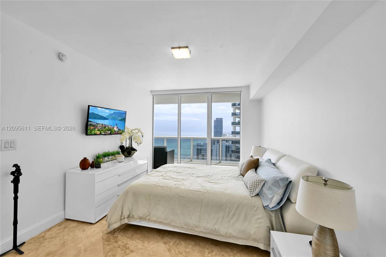 1830 S Ocean Dr, Unit 3104, Hallandale Beach, FL 33009 Photo