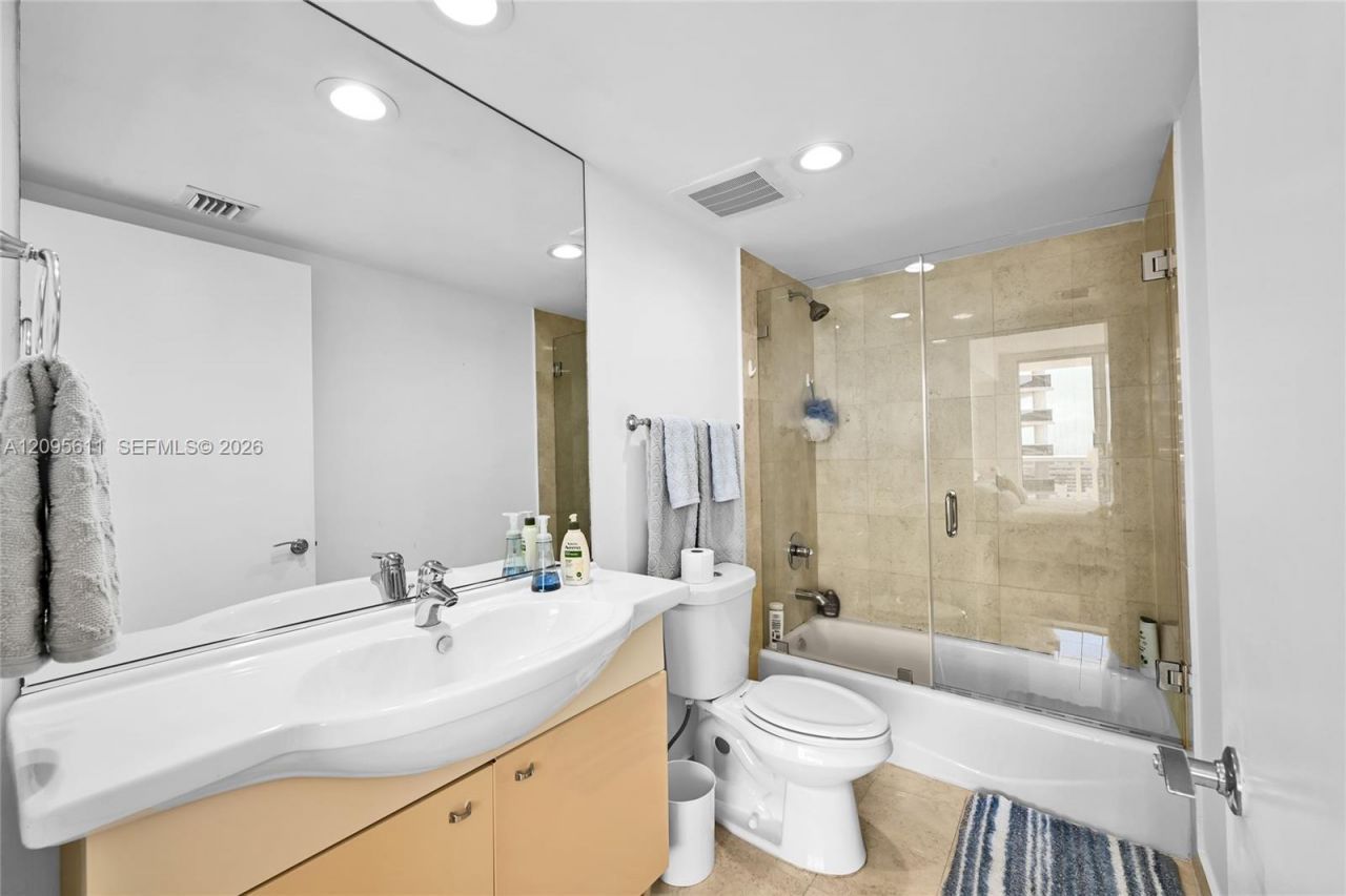 1830 S Ocean Dr, Unit 3104, Hallandale Beach, FL 33009 Photo