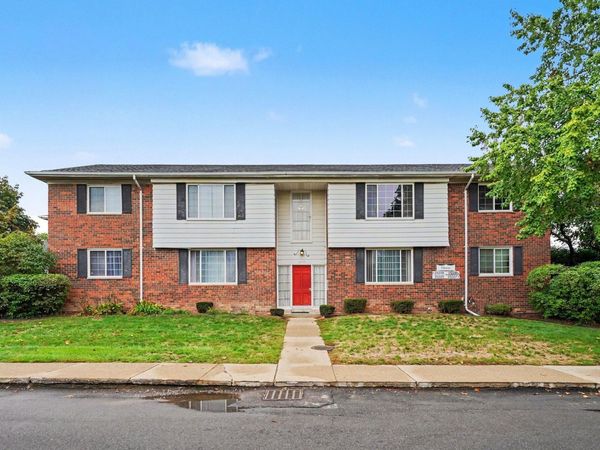 25325 Shiawassee Circle, Unit 204, Southfield, MI 48033
