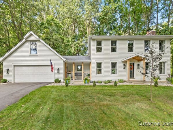 3597 Riverwoods Drive NE, Rockford, MI 49341