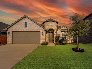9921 Mescalbean Boulevard, Fort Worth, TX 76036
