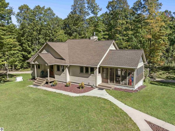 21125 Valencourt Road, Copemish, MI 49625