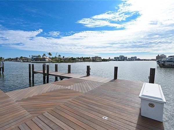 128 BAYVIEW AVE , NAPLES, FL 34108