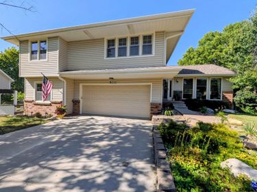 6111 Tennyson Circle, Lincoln, NE 68516