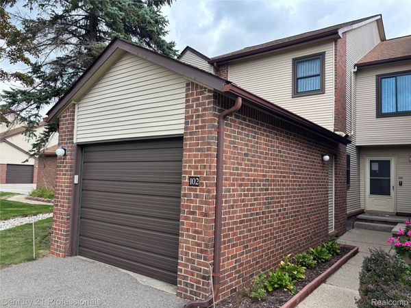 6680 Ridgefield Circle , Unit 102, West Bloomfield Township, Mi 48322