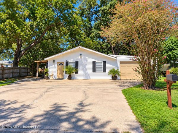 2011 Polk Avenue, Pascagoula, MS 39567