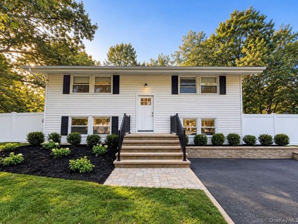 26 Cabin Lane , Setauket, NY 11733