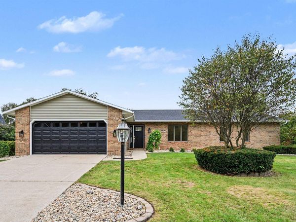52105 Arrowhead Circle, Granger, IN 46530