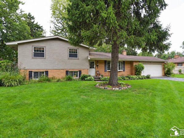 9121 Clover Drive, Temperance, MI 48182