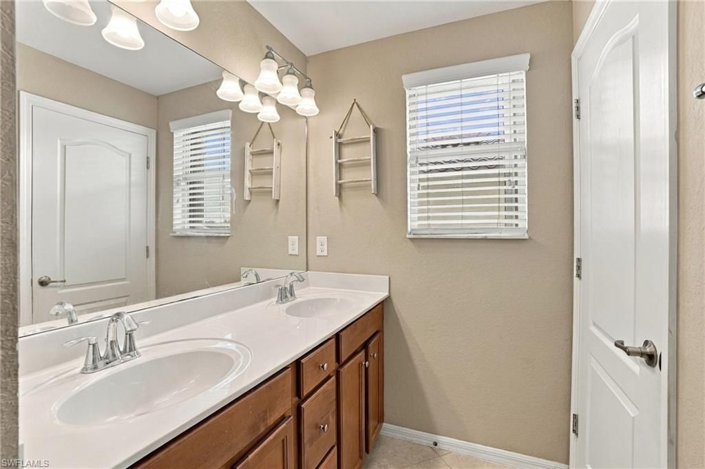 2446 Heydon Cir E, Naples, FL 34120 Photo