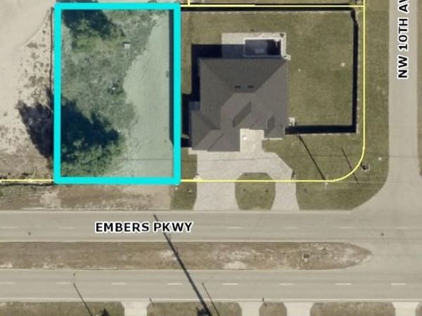 1007 Embers PKWY W, CAPE CORAL, FL 33993