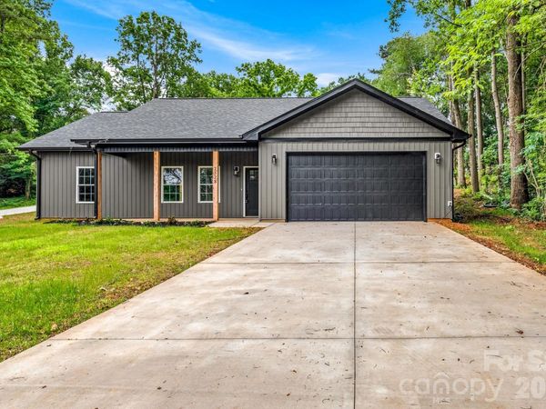 2328 Summerlin Street , Winston Salem, NC 27103
