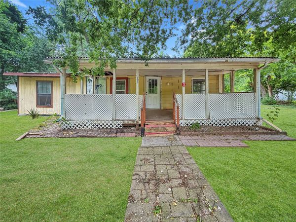 303 N Lexington ST, Holland, TX 76534