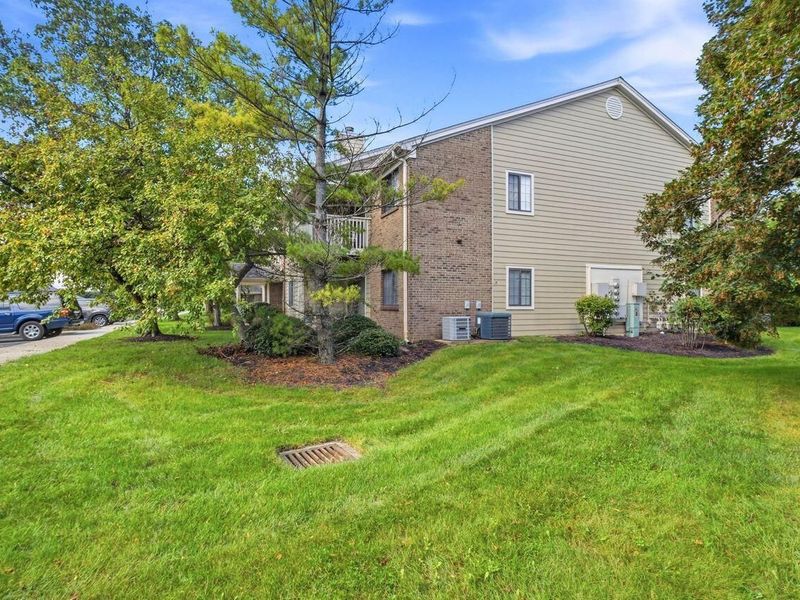 6735 Meadow Creek Drive , Unit 103, Columbus, OH 43235 Photo 3