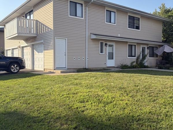 29W603 WINCHESTER Circle N, Unit 4, Warrenville, IL 60555