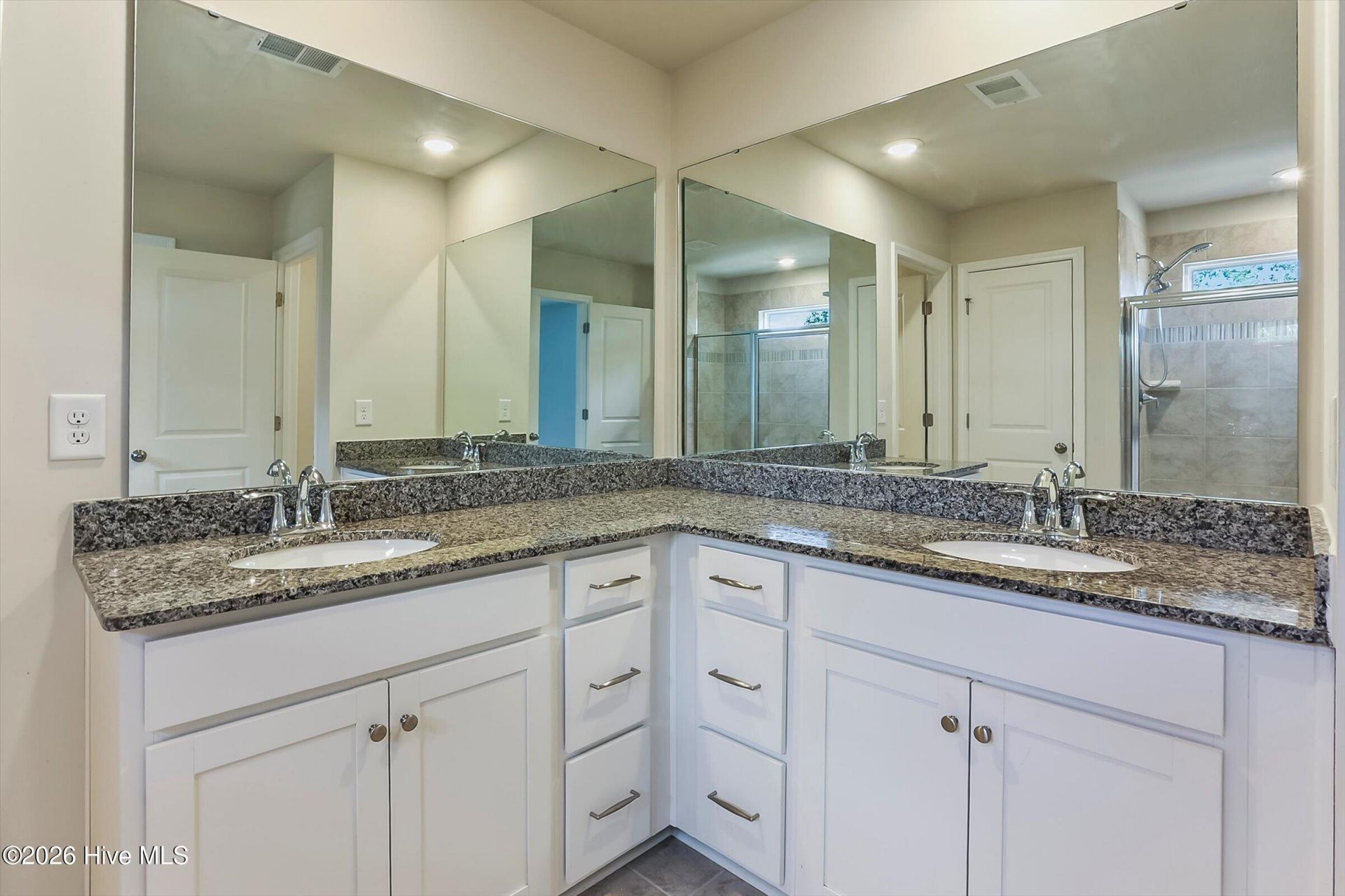 152 Southern Lake Court Photo 36