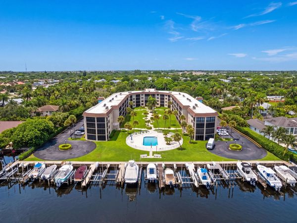 2424 N Federal Highway, Unit 305, Boynton Beach, FL 33435