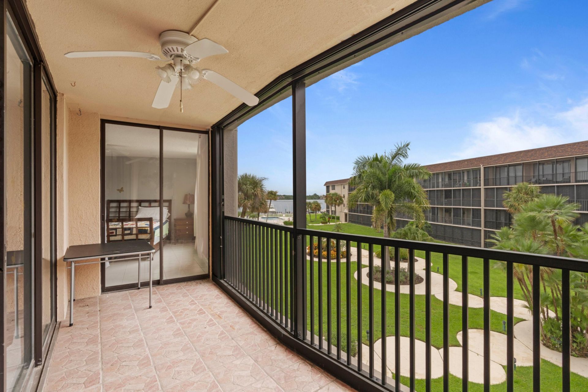 2424 N Federal Highway, Unit 305, Boynton Beach, FL 33435 Photo