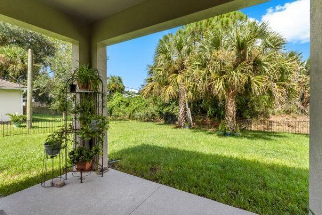 613 Carnival Terrace, Sebastian, FL 32958 Photo