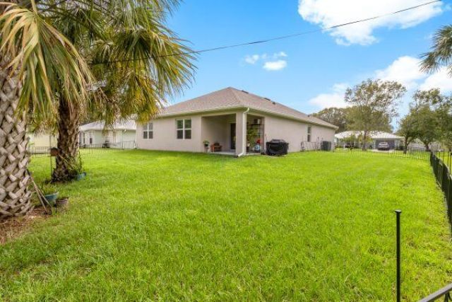 613 Carnival Terrace, Sebastian, FL 32958 Photo