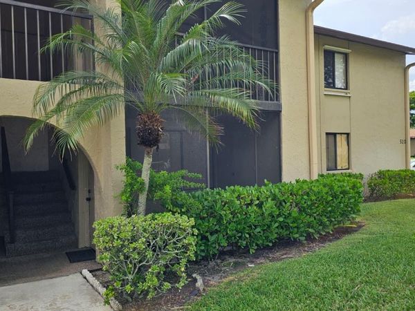 520 Shady Pine Way, Unit D1, Greenacres, FL 33415