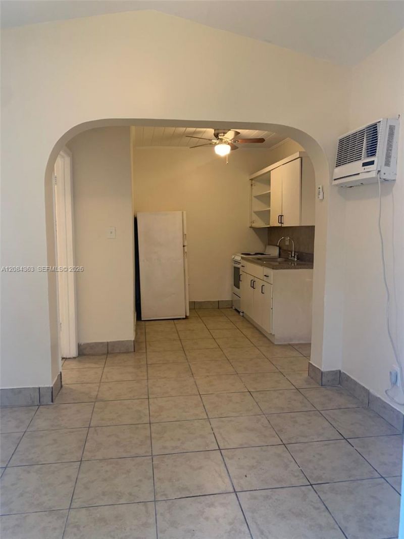 470 NE 162nd St, Miami, FL 33162 Photo