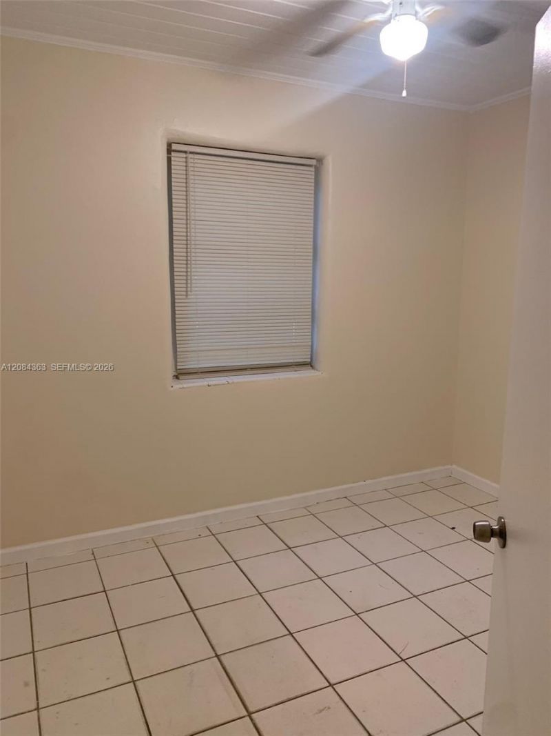 470 NE 162nd St, Miami, FL 33162 Photo