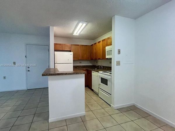 6975 NW 179th St , Unit 202, Hialeah, FL 33015