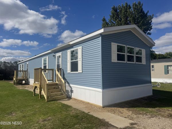 1805 2ND STREET SW, Watertown, SD 57201