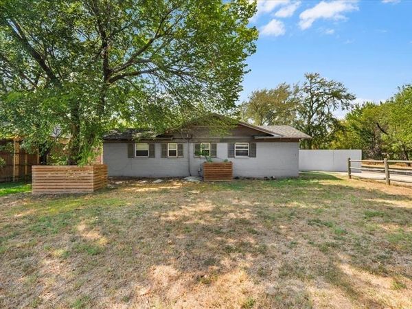 6817 Simmons Road , North Richland Hills, TX 76182