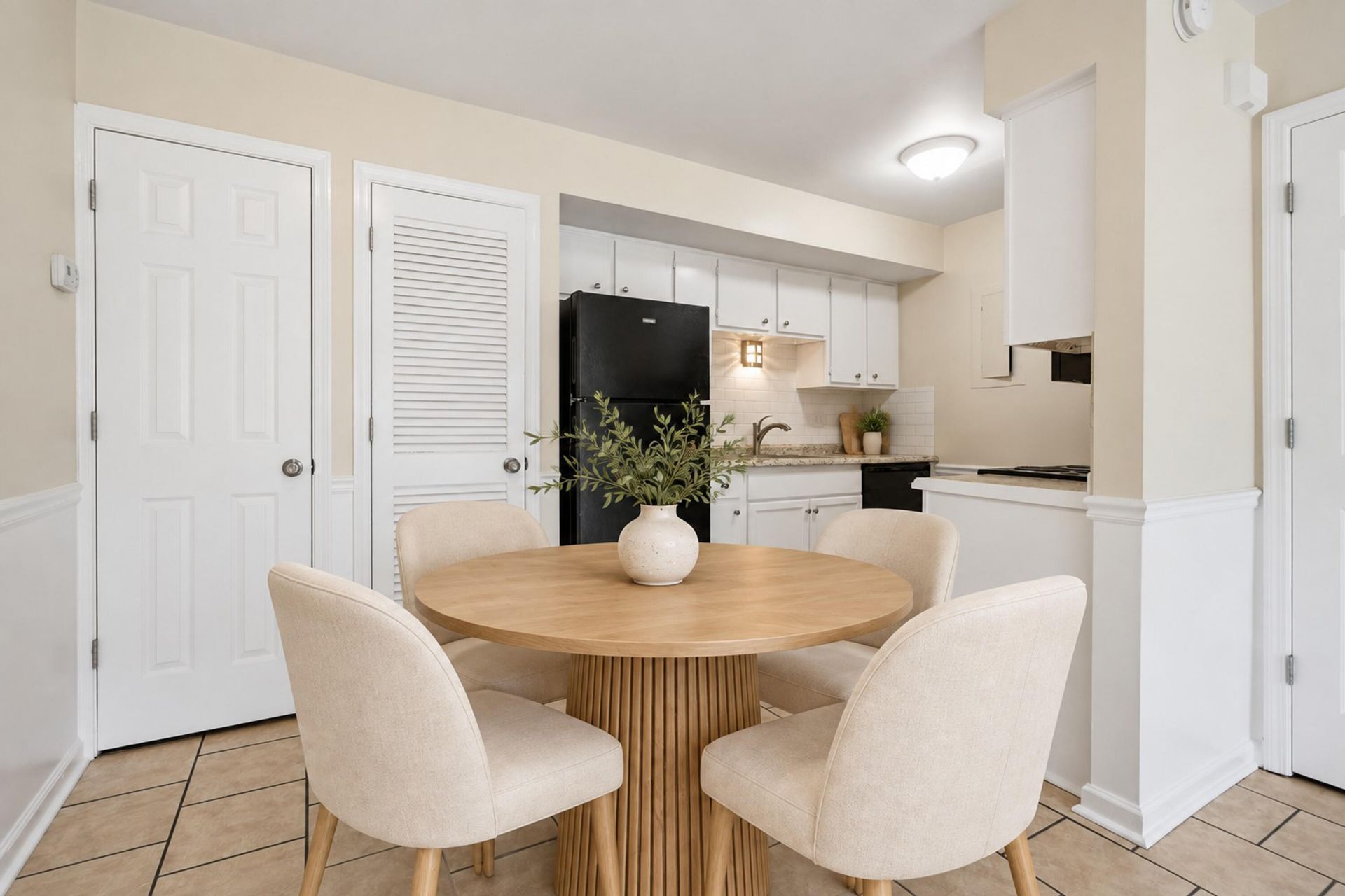 2494 Etiwan Avenue Photo 4