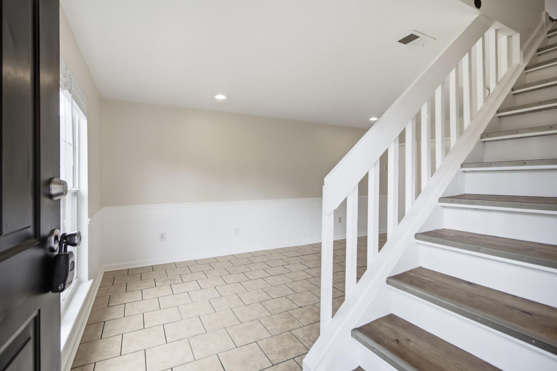 2494 Etiwan Avenue Photo 6