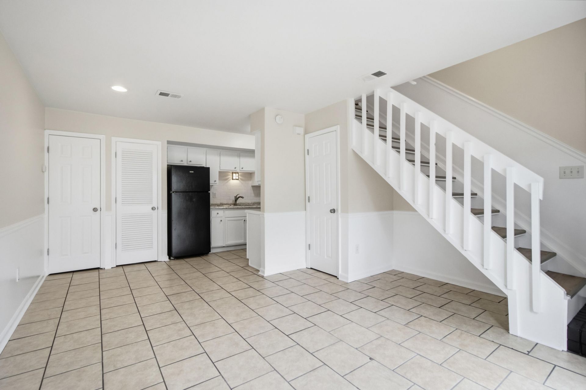 2494 Etiwan Avenue Photo 7