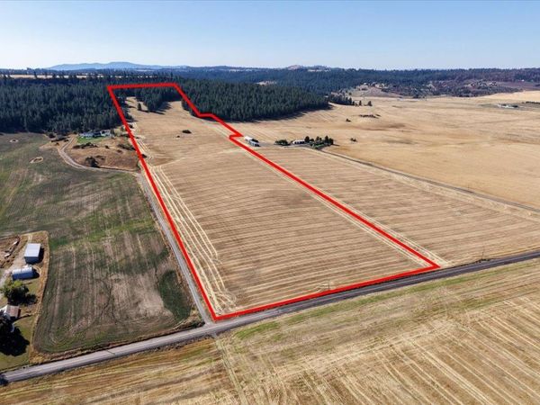 9270 E Peone Rd, Mead, WA 99021