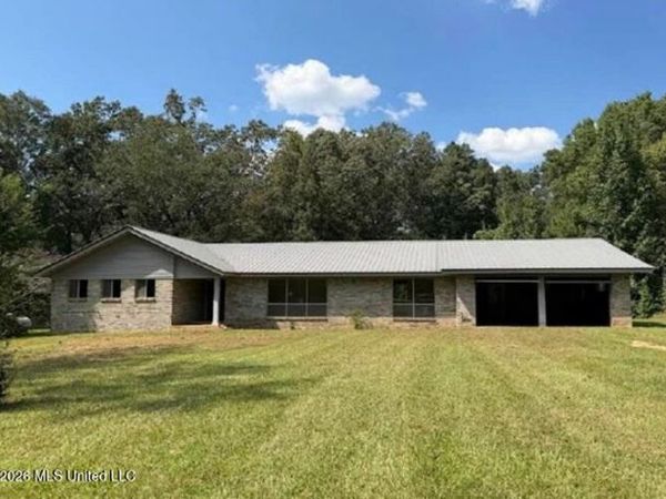 13431 Highway 21 N, Philadelphia, MS 39350
