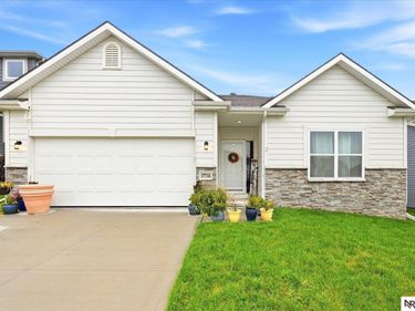 17710 Ogden Street, Omaha, NE 68116
