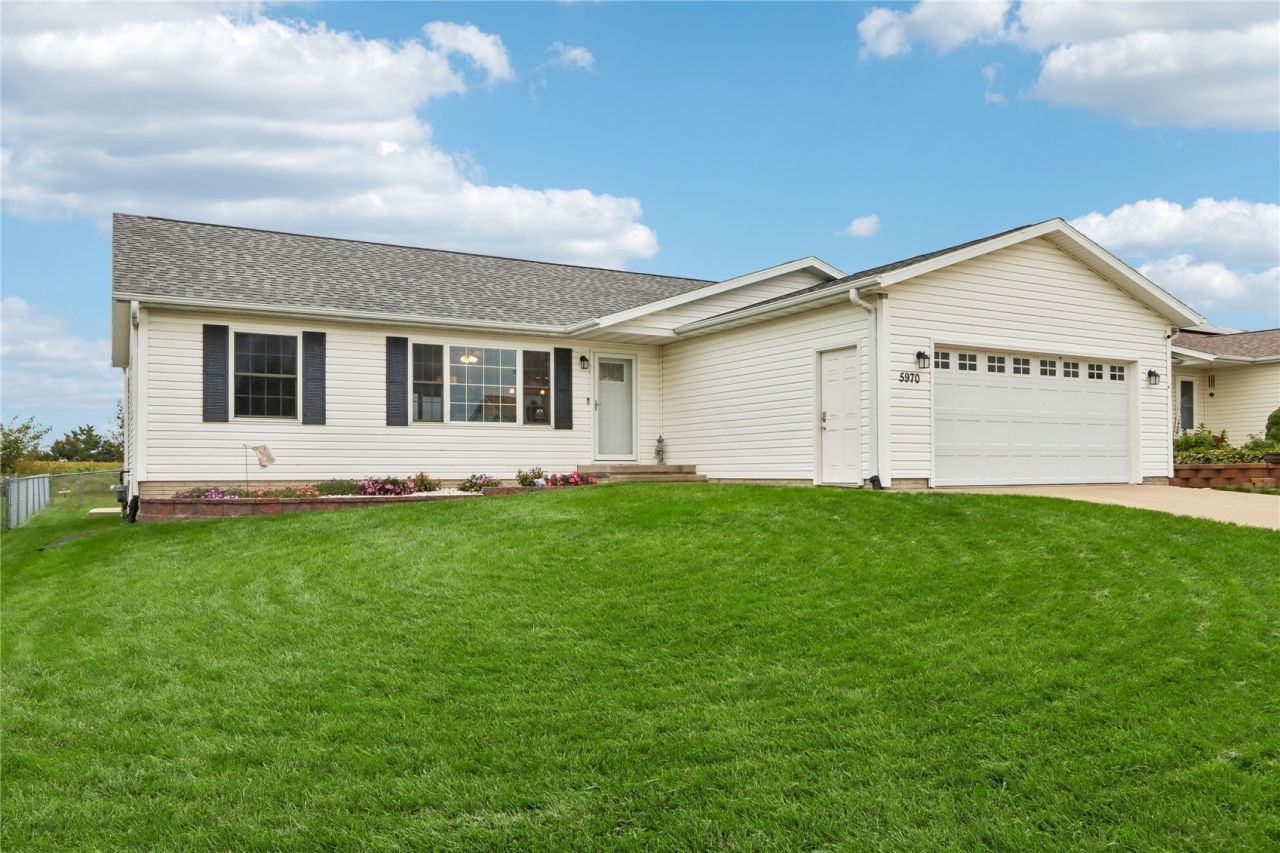 5970 York Avenue, Marion, IA 52302 Main Photo