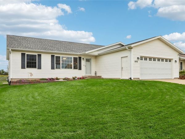 5970 York Avenue , Marion, IA 52302