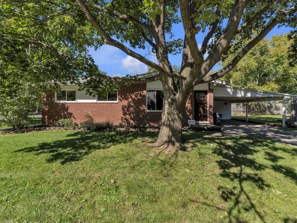 2820 Hollywood Drive, Ann Arbor, MI 48103