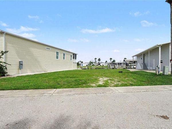 11501 Dogwood LN , FORT MYERS BEACH, FL 33931