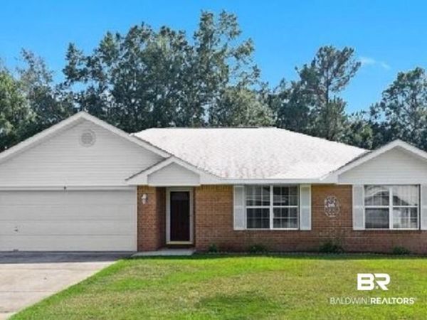 106 Oak Hollow Circle, Foley, AL 36535