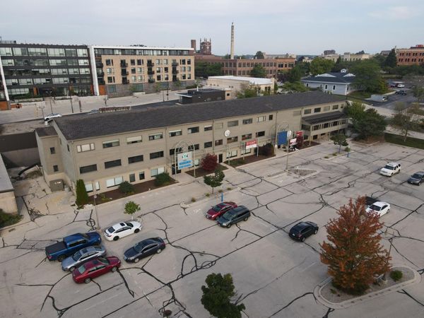712 Riverfront Dr, Unit B, Sheboygan, WI 53081