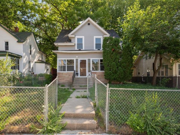 2630 Girard Avenue N, Minneapolis, MN 55411