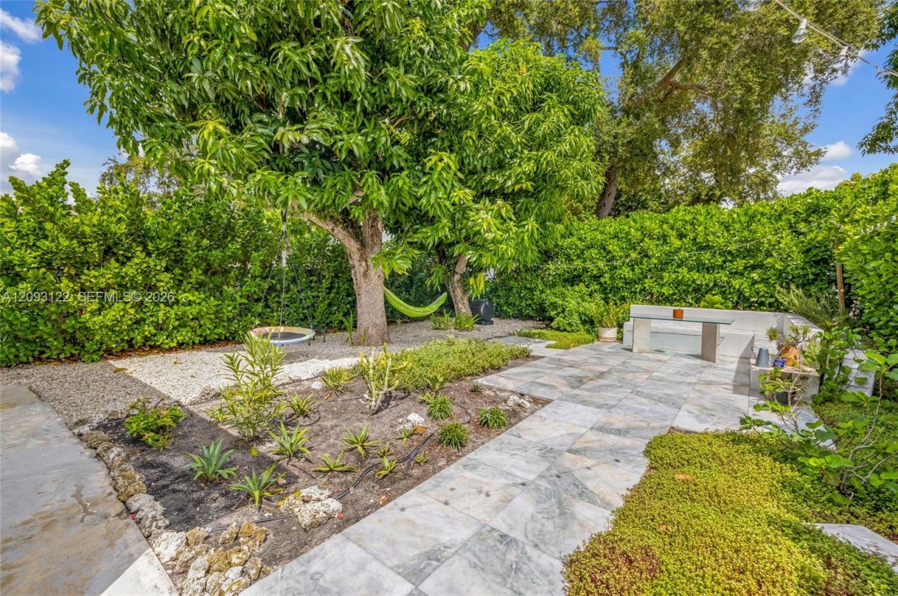 5831 SW 4th St, Miami, FL 33144 Photo