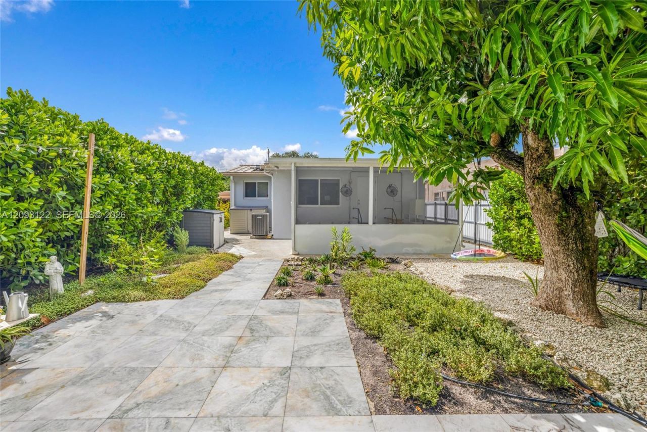 5831 SW 4th St, Miami, FL 33144 Photo